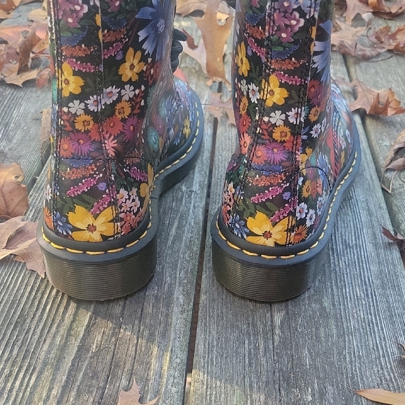 Dr Martens 1460 Pascal Wanderlust Backhand Floral Print Lace Up Combat Boot - Picture 7 of 13